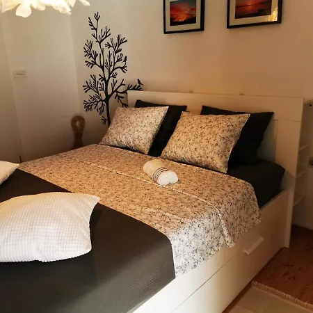 Miljenko I Dobrila Apartment Kastela