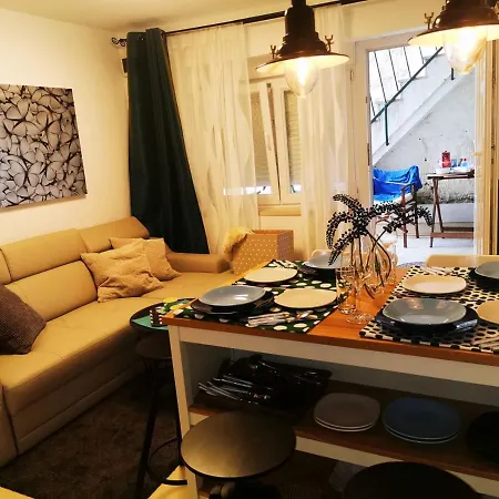 Miljenko I Dobrila Apartment Kastela